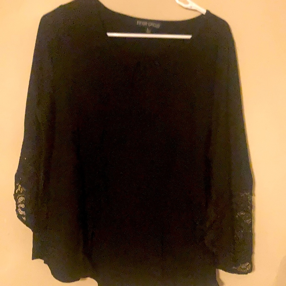 Size large black shirt half lace sleeve